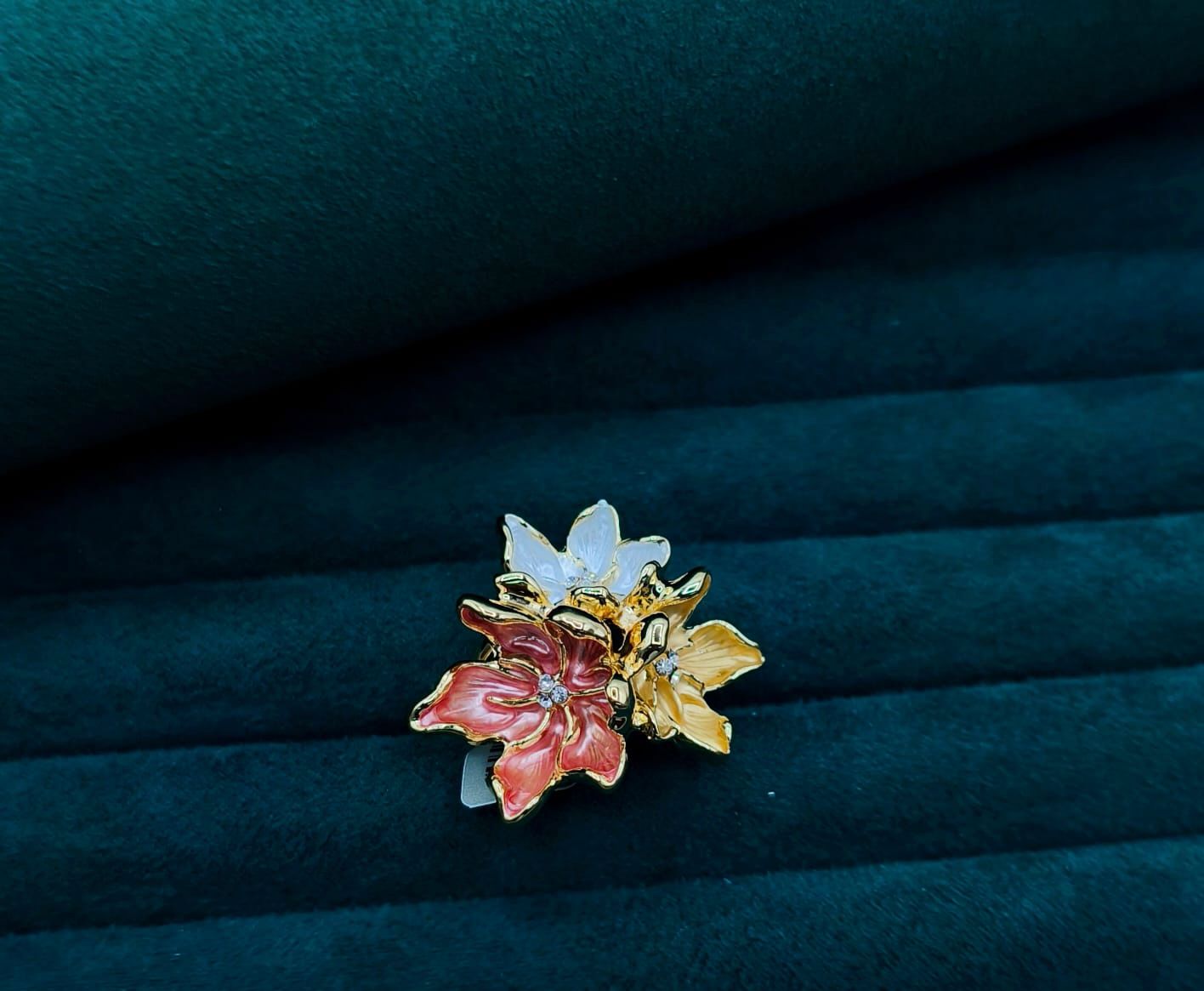 TRI FLOWER COCKTAIL RING