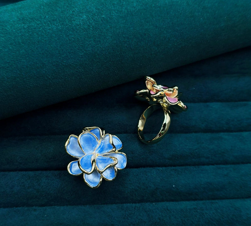 BLUE FLOWER COCKTAIL RING